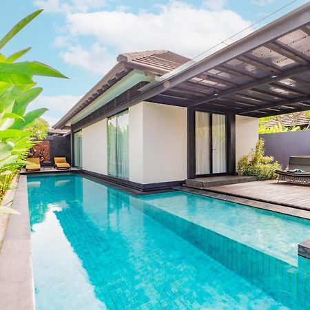 Javana Royal Villas Seminyak Exterior foto